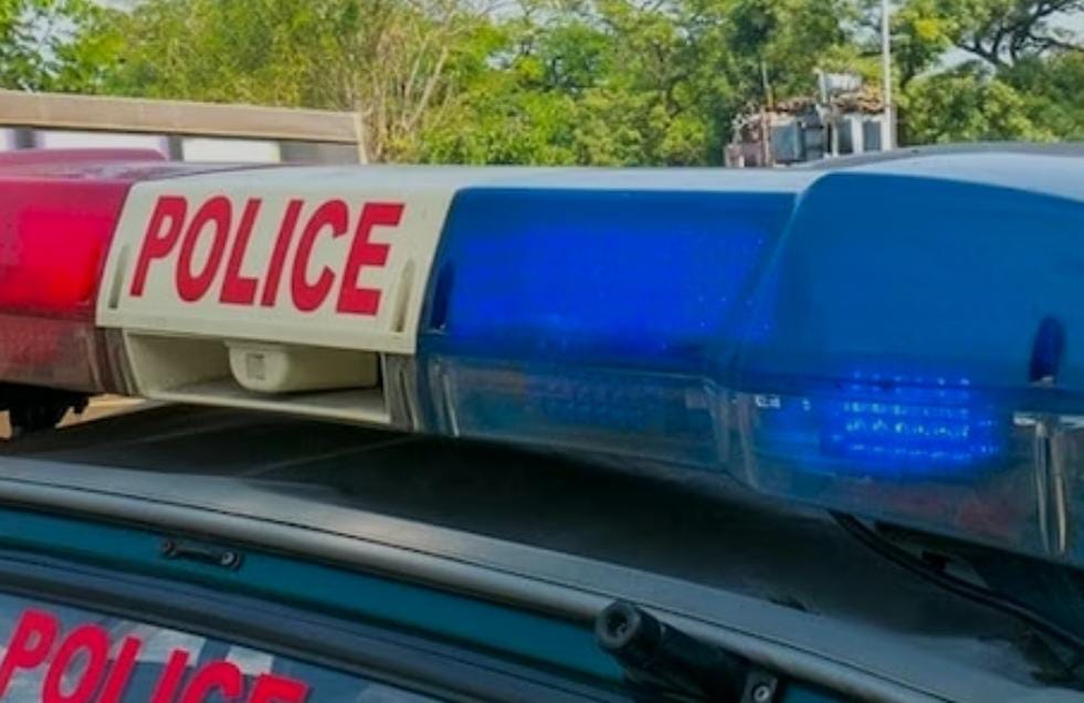 লুকিয়ে লুকিয়ে শৌচাগারে মহিলা কর্মীর ভিডিও ছবি , চরম শাস্তি পুলিশ অফিসারকে