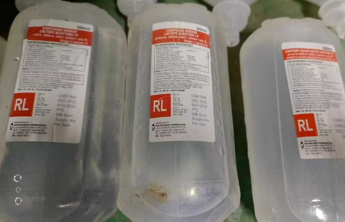 ফের গুণমান পরীক্ষায় ফেল , রাজ্যের ফার্মাসিউটিক্যালসের স্যালাইন নিয়ে উঠছে প্রশ্ন