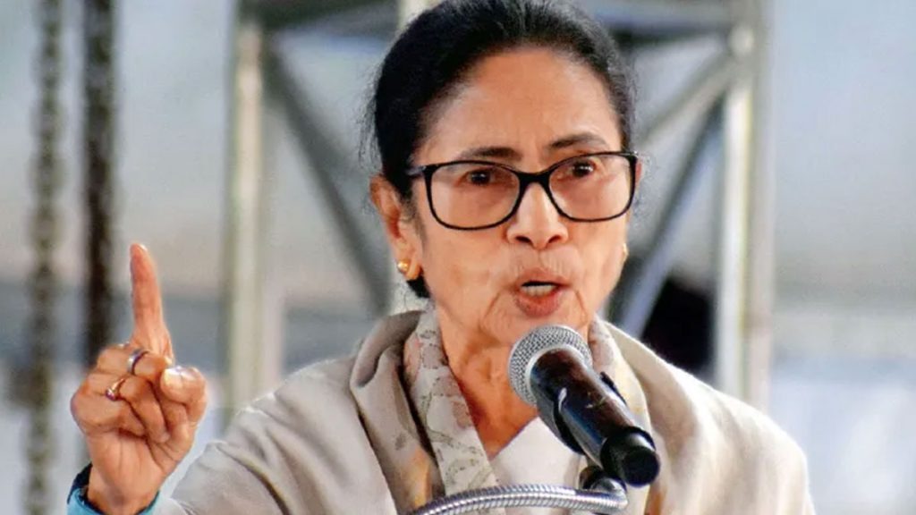 মোদির সভার পরেই সিঙ্গুর সফরে মমতা , শিল্পবার্তার দিকেই নজর মুখ্যমন্ত্রীর