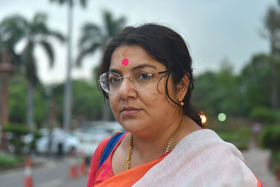 মহিলা মুখ্যমন্ত্রী হয়েও এদের রাস্তায় বসতে হচ্ছে , আশা কর্মীদের পাশে লকেট চট্টোপাধ্যায়