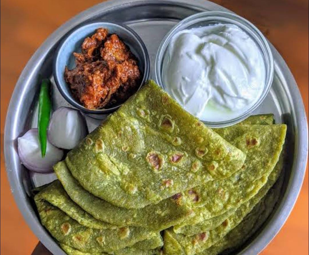 শীতের রাতে বানিয়ে ফেলুন পালং - ওটস পরোটা