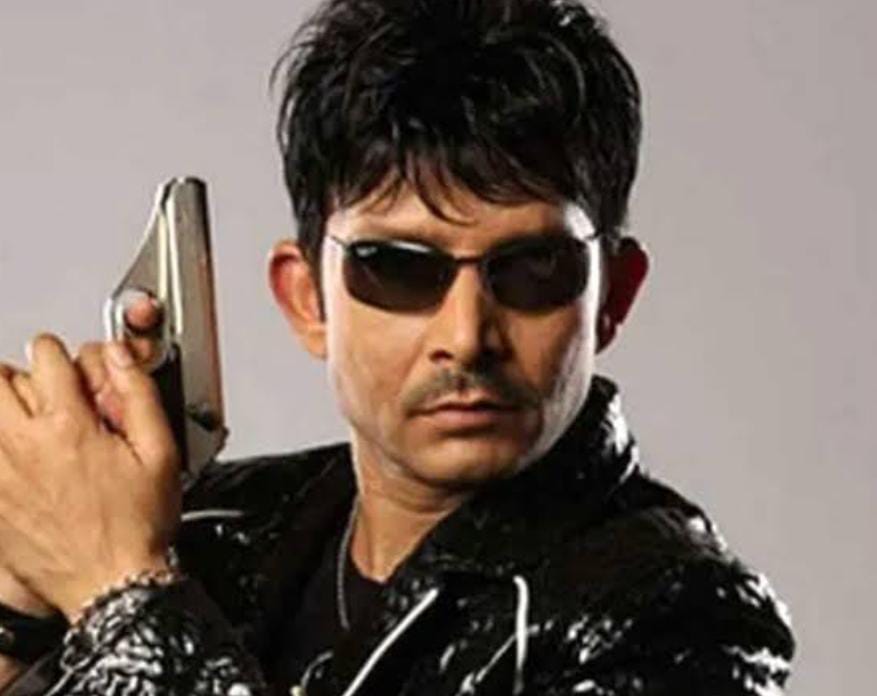 মুম্বইয়ের দুটি আবাসনে গুলি , পুলিশের হেফাজতে অভিনেতা কমল খান