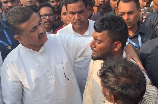 ওন্দায় বিজেপি কর্মীর বাড়িতে আগুন , ঘটনাস্থল পরিদর্শনে শুভেন্দু অধিকারী