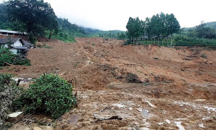 ভয়াবহ ভূমিধস ইন্দোনেশিয়ায়, নিখোঁজ ৮২, মৃত ৮