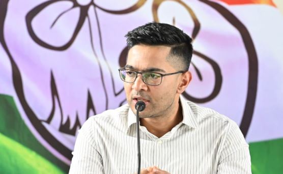 এক কোটি ৬৮ লক্ষ মানুষের দরজায় পৌঁছতেই হবে , SIR নিয়ে কড়া বার্তা অভিষেকের