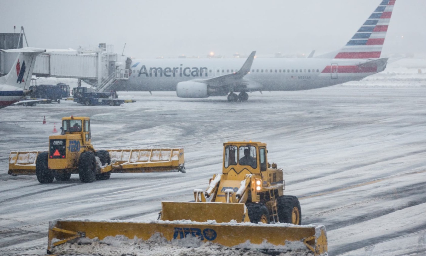 ভয়াবহ তুষার ঝড় আমেরিকায়, বাতিল ১৩০০ বিমান
