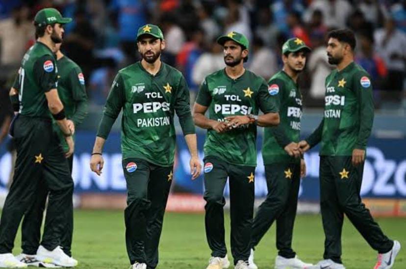 জন্মের পর থেকে আজও মুরগি , বাংলাদেশকে বোকা বানিয়ে বিশ্বকাপের দল ঘোষণা পাকিস্তানের