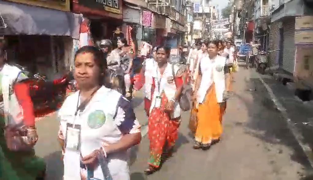 ডেঙ্গু নিয়ে নাগরিকদের সচেতনতা , নবদ্বীপ পুরসভার পক্ষ থেকে আয়োজিত পদযাত্রা