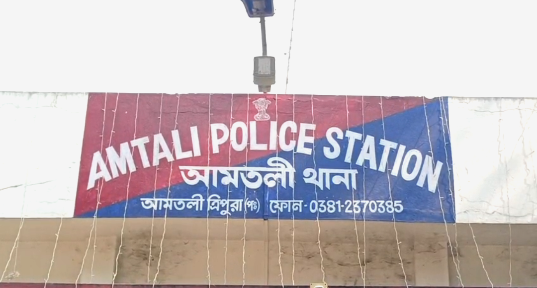 অন্যায় আবদার পূরণ না করায় পুরো পরিবারকে খুনের চেষ্টা , বিস্ফোরক অভিযোগ প্রতিবেশীদের বিরুদ্ধে