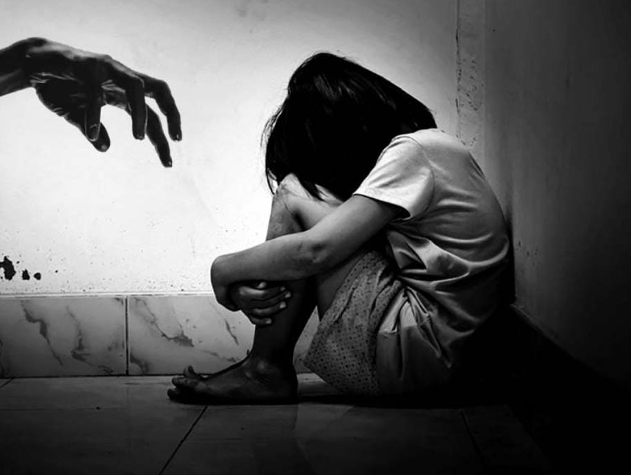 বিয়ে ঠিক হতেই ধর্ষণের ভিডিও দেখিয়ে ব্ল্যাকমেল , গ্রেফতার সরকারি কর্মচারী