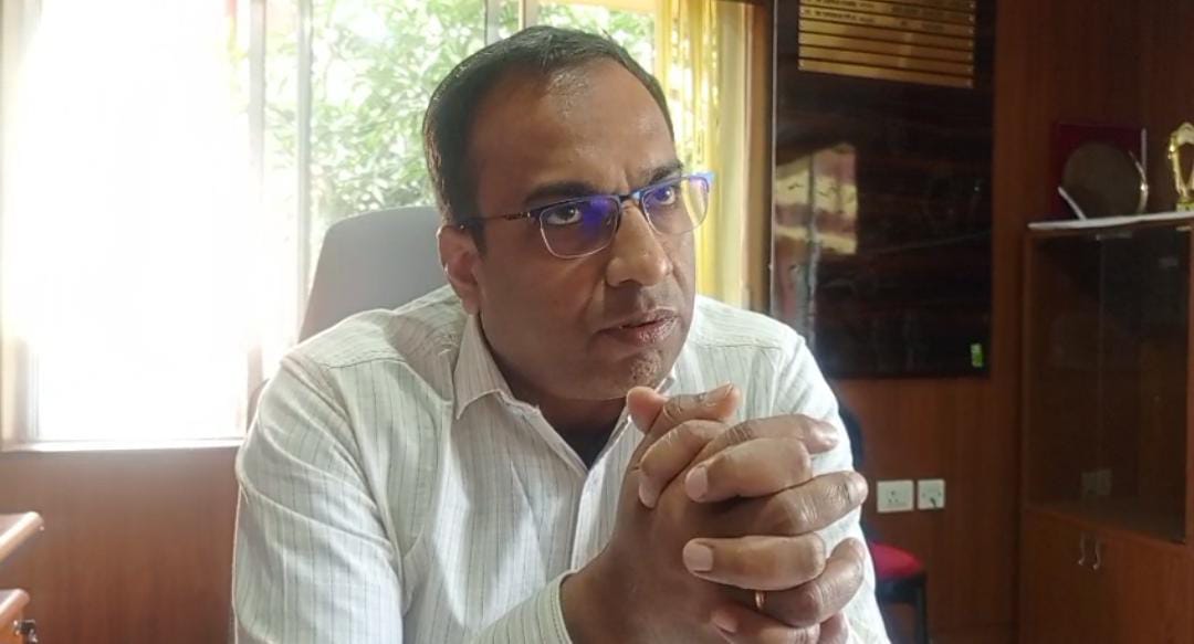 সম পরিমাণ বেতনের দাবিতে বিক্ষোভ , সাফাই উত্তরবঙ্গ পরিবহন সংস্থার ডিরেক্টরের