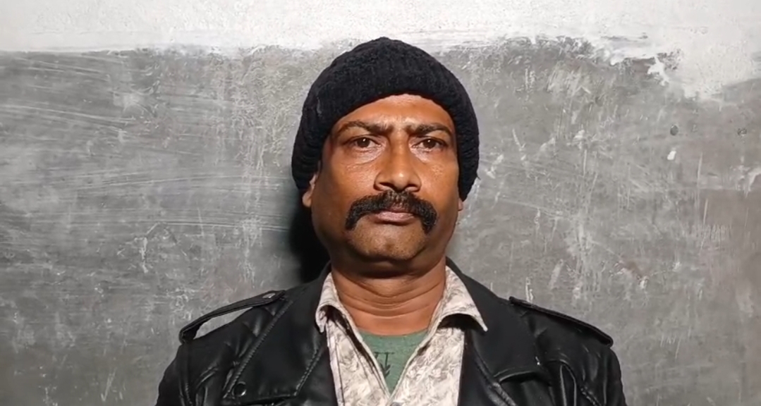 হাজী নুরুল ইসলামের দেওয়া অ্যাম্বুলেন্স চুরির অভিযোগ খোদ তৃণমূল নেতার বিরুদ্ধে , সব জেনেও চুপচাপ বসে পুলিশ