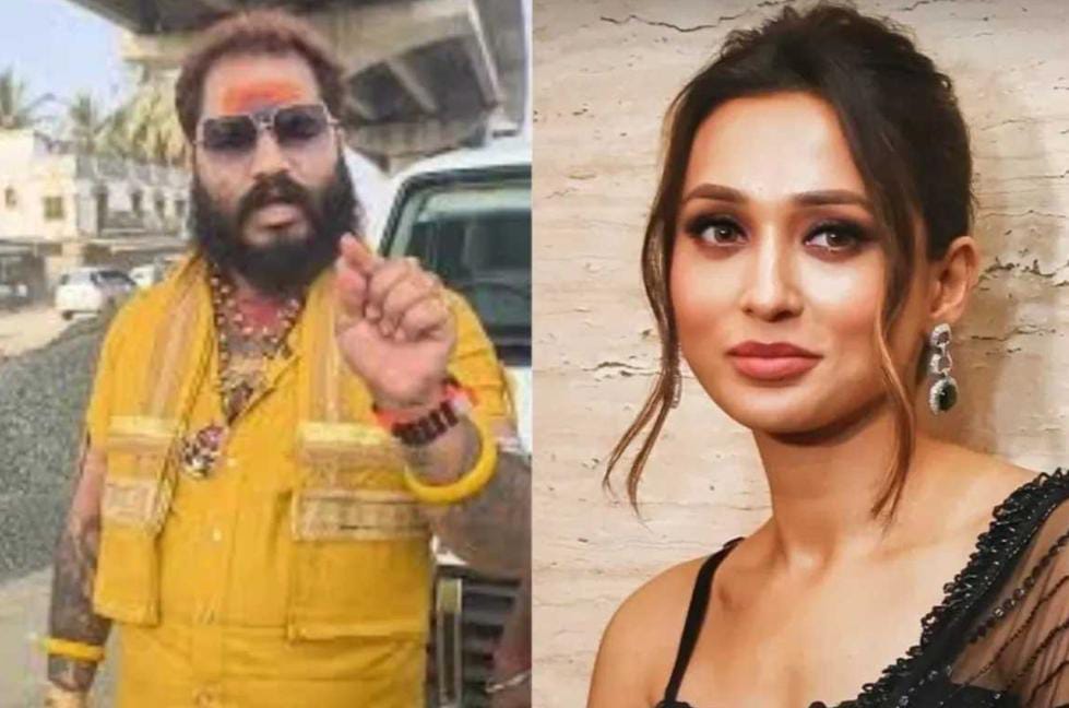 মিমি চক্রবর্তী হেনস্থার ঘটনায় নয়া মোড় , গ্রেফতার উদ্যোক্তা তনয় শাস্ত্রী