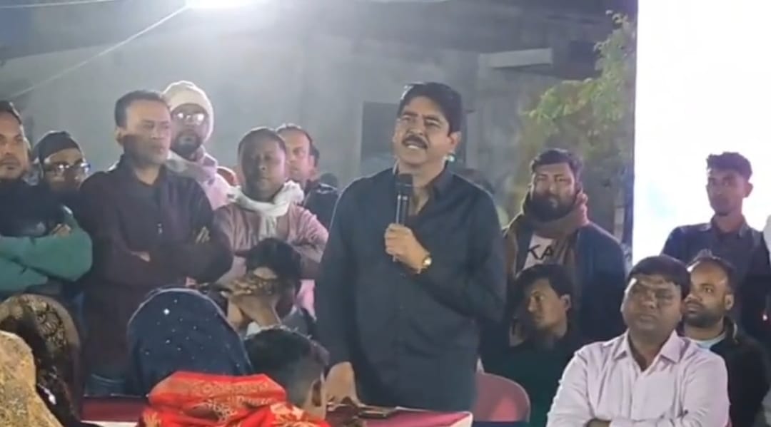 আইএসএফকে ভোট দিলে মমতার ঘর পাওয়া যাবে না , প্রকাশ্য সভা থেকে হুঁশিয়ারি শওকত মোল্লার