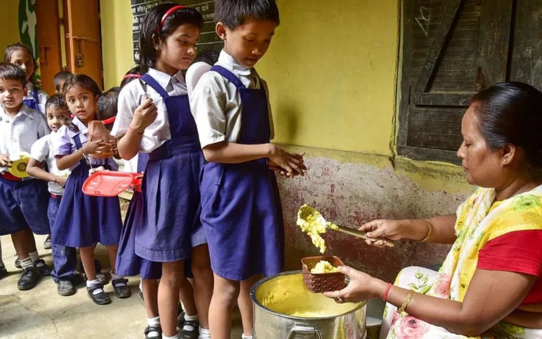 তেলেঙ্গানায় মিড-ডে মিল খাওয়ার পরই অসুস্থ, হাসপাতালে ভর্তি ২২ পড়ুয়া
