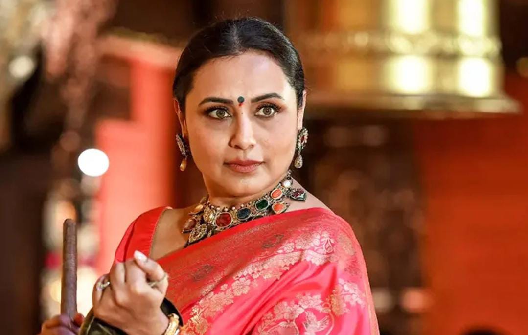 সংসারে স্বামীর থেকেও বেশি গলা উঁচিয়ে কথা বলুন , লিঙ্গসমতার বার্তা দিয়ে বিতর্কে রানি মুখার্জি