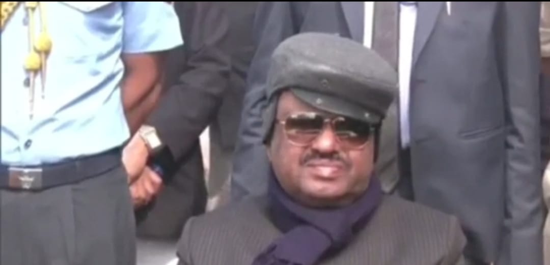 নাজিরাবাদে বিধ্বংসী আগুনের ক্ষতচিহ্ন , ঘটনাস্থল পরিদর্শনে রাজ্যপাল