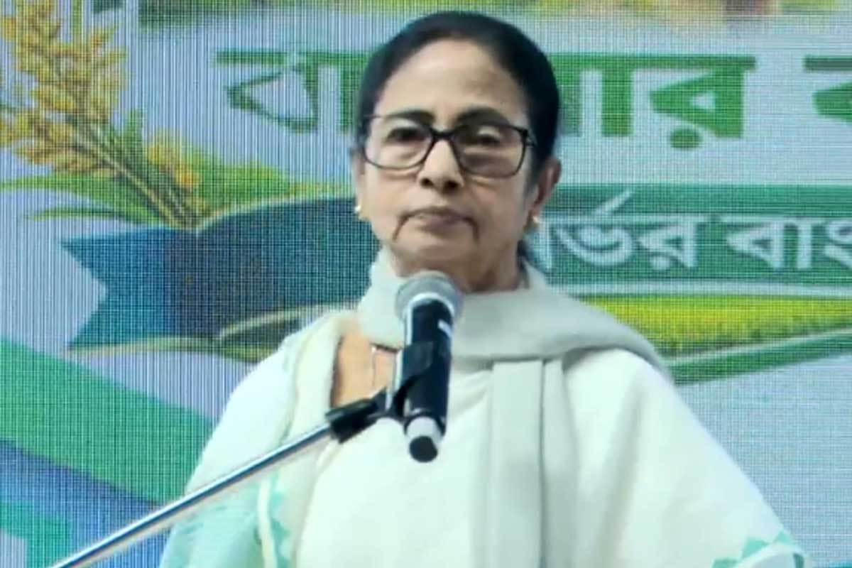 ভবানীপুরে ৪৫ হাজার ভোটার বাদ , SIR ঘিরে কালীঘাটে BLA-২ দের সঙ্গে জরুরি বৈঠক মমতার