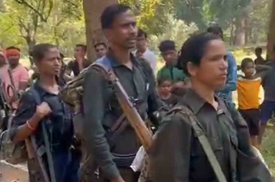 বিনা যুদ্ধে বিরাট সাফল্য ছত্তিশগড়ে, আত্মসমর্পণ ৪ মাওবাদীর