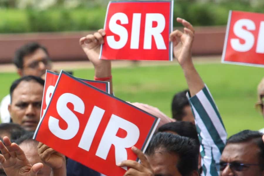 SIR নিয়ে কড়াকড়ি কমিশন , ১লা ফেব্রুয়ারির মধ্যে নোটিশ ইস্যুর নির্দেশ মুখ্য নির্বাচন কমিশনারের