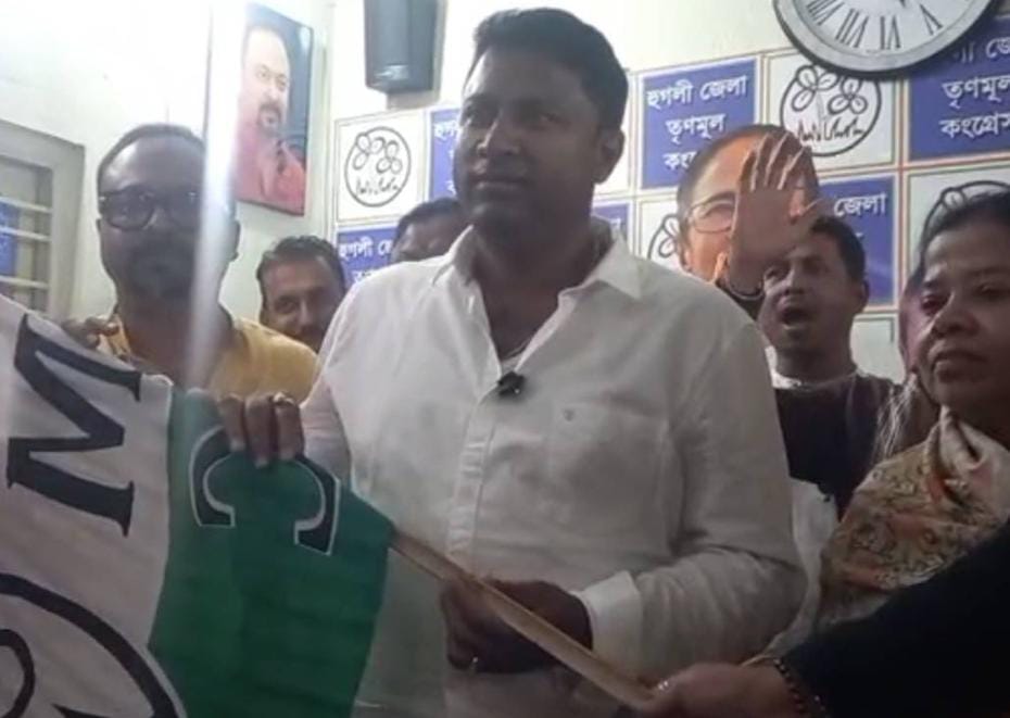 ছাব্বিশের ভোটের আগেই দলবদল , ফের ঘাসফুল শিবিরে  যোগদান সপ্তগ্রামের বিজেপি নেতার