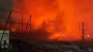 হাসনাবাদ স্টেশন সংলগ্ন বস্তিতে বিধ্বংসী আগুন, ভস্মীভূত ৯টি ঘর