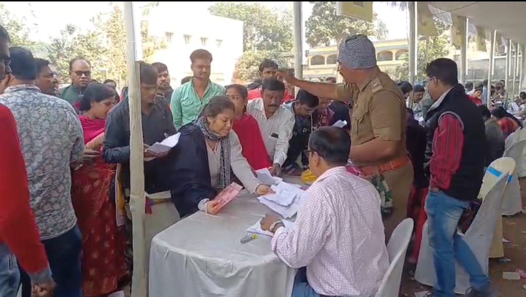 নির্ধারিত সময়েও অনুপস্থিত আধিকারিক , SIR শুনানিতে ক্ষোভ ছড়াল কৃষ্ণনগরে