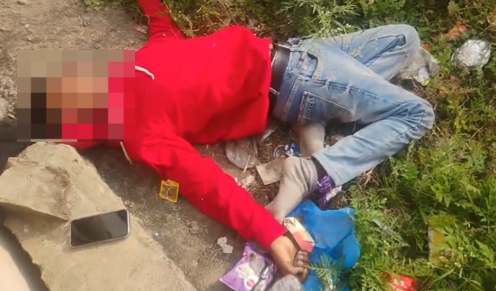 শীতের রাতে শরীরের উষ্ণতা মেটাতে প্রেমিককে ডাক, খাটের আওয়াজ শুনেই যুবককে পিটিয়ে খুন মেয়ের বাবার