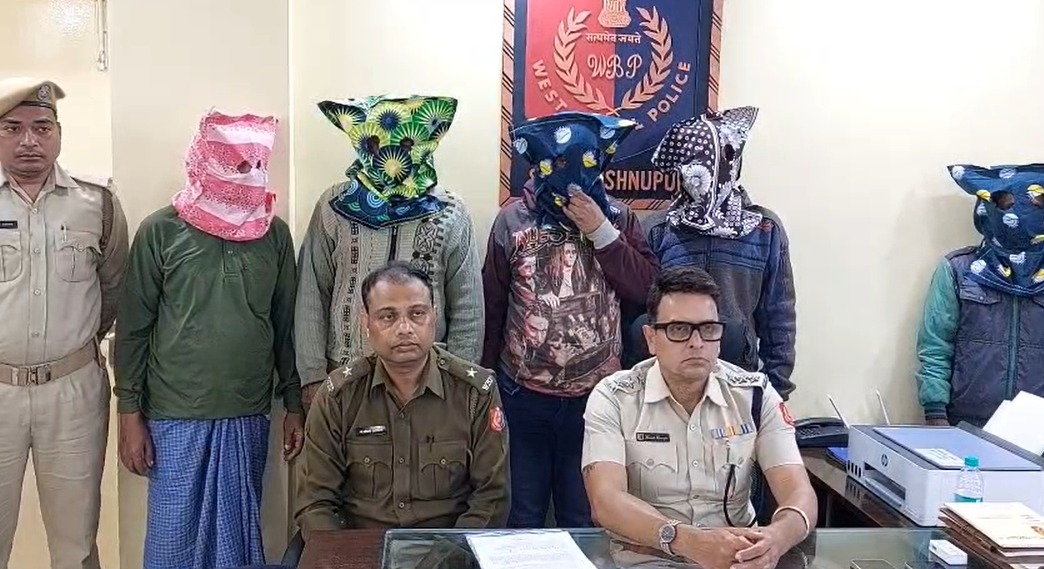 জয়রামবাটির একাধিক হোটেলে মধুচক্র, গ্রেফতার ৬