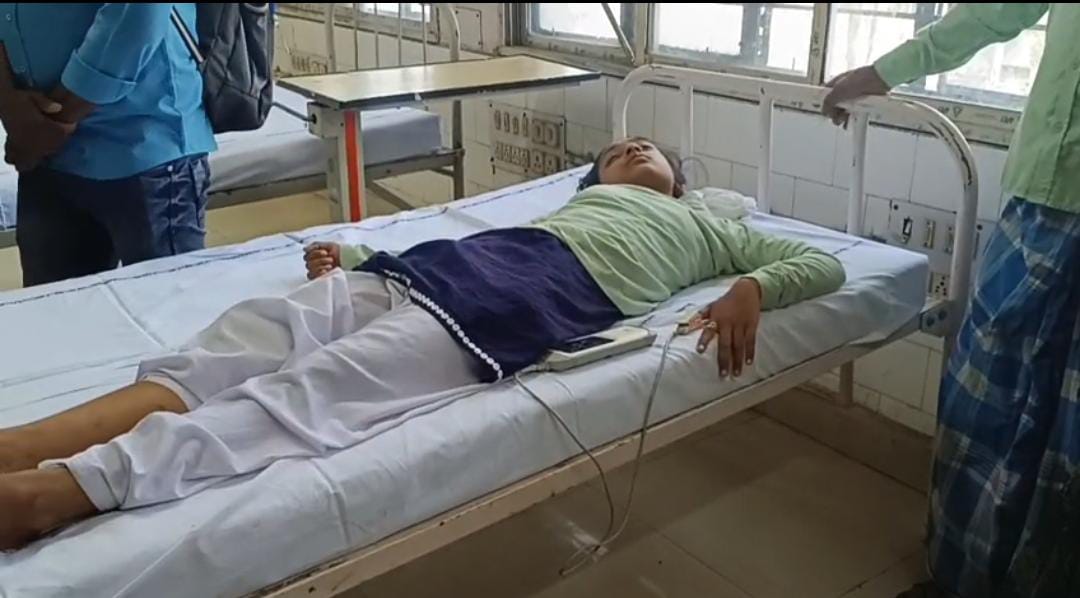 পরীক্ষা শুরুর আগেই অসুস্থতা , মাধ্যমিকের প্রথম দিন হাসপাতালে ভর্তি ছাত্রী