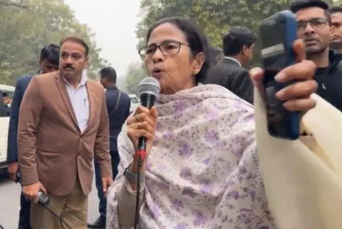 মমতাকে Z+ ক্যাটাগরির নিরাপত্তা, বাংলার মুখ্যমন্ত্রীর অভিযোগের ভিত্তিতে মুখ খুলল দিল্লি পুলিশ