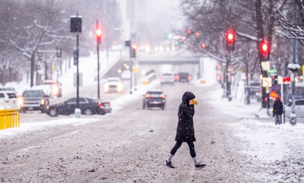 তুষার ঝড় ও বম্ব সাইক্লোনের তাণ্ডব মার্কিন মুলুকে, মৃত বেড়ে ১১০