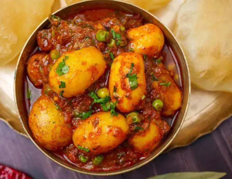 তেল ছাড়া বানিয়ে ফেলুন আলুর দম