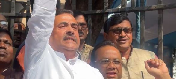 কানমুলে মমতার কাছ থেকে টাকা আদায় করবে , ডিএ মামালার রায় নিয়ে মুখ্যমন্ত্রীকে তোপ শুভেন্দুর