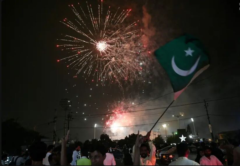পাকিস্তানে স্বাধীনতা দিবসে আতশবাজি নয় বোমাবাজি, ৩ মৃত, আহত ৬০