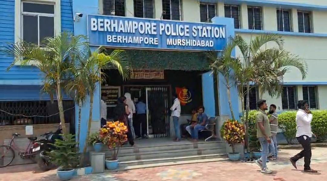 পুলিশের চোখে ফাঁকি দিয়ে পালাল বাংলাদেশি কয়েদি , প্রশ্নের মুখে প্রশাসনিক নিরাপত্তা