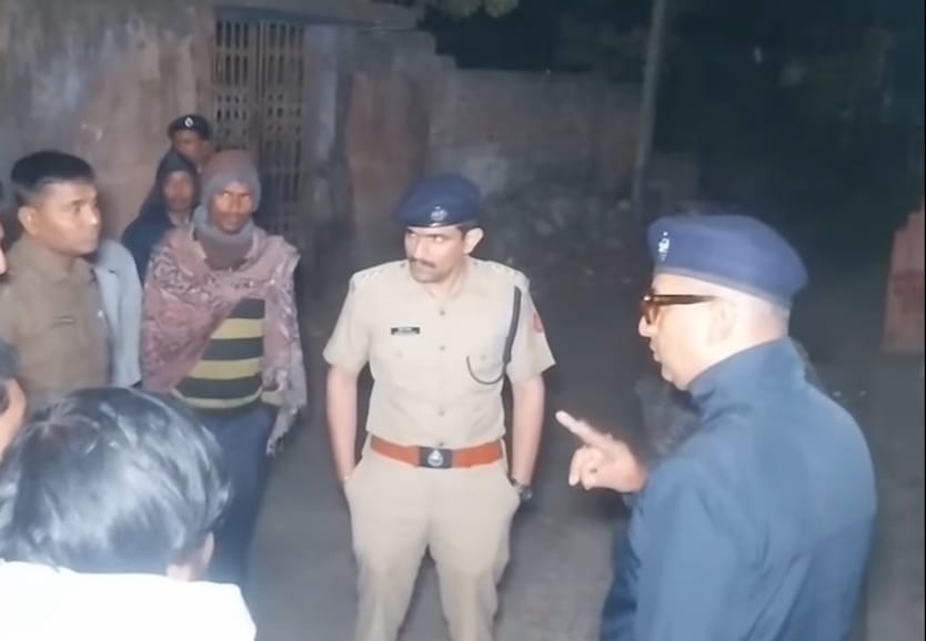 রাতের অন্ধকারে বন্দুক ঠেকিয়ে ডাকাতি , স্বর্ণ ব্যবসায়ীর লক্ষাধিক টাকা ছিনতাই দুষ্কৃতীদের