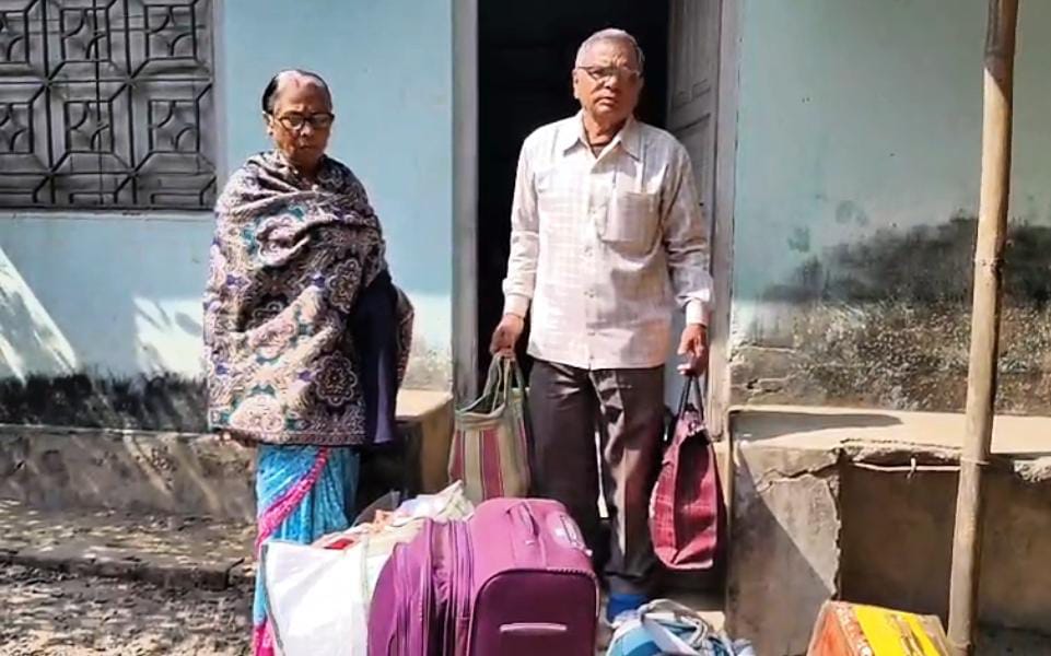 প্রাণ বাঁচাতে কোটি টাকার বাড়ি বিক্রি , তৃণমূল নেতার বিরুদ্ধে খুনের অভিযোগ বৃদ্ধা দম্পতির