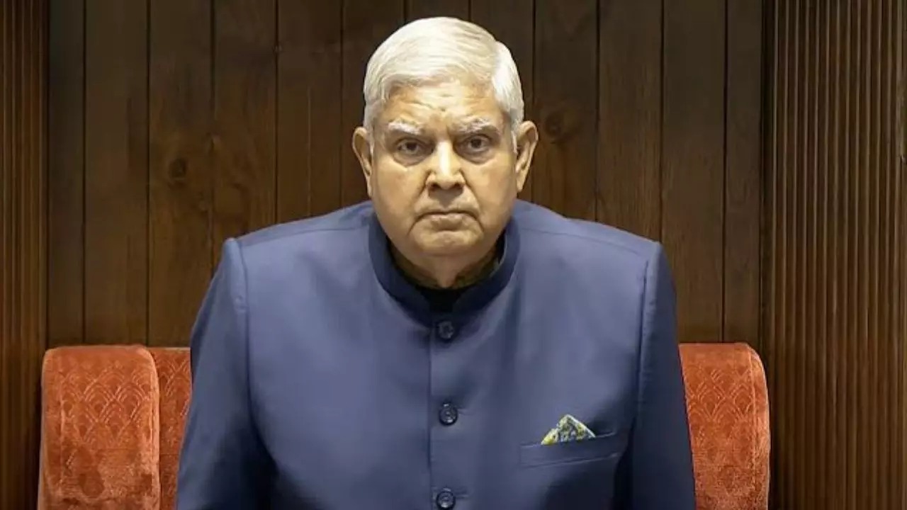 দেড় মাস পর হদিশ! প্রাক্তন কংগ্রেস বিধায়ক হিসাবে পেনশনের আবেদন ‘নিখোঁজ’ ধনকড়ের
