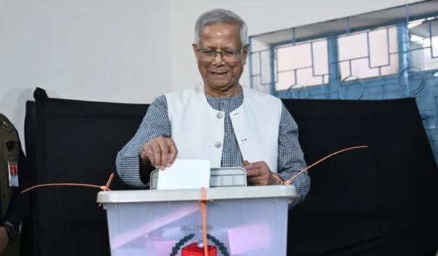 “সবাইকে ইদ মুবারক জানাচ্ছি”, ভোটদানের পর বার্তা ইউনুস