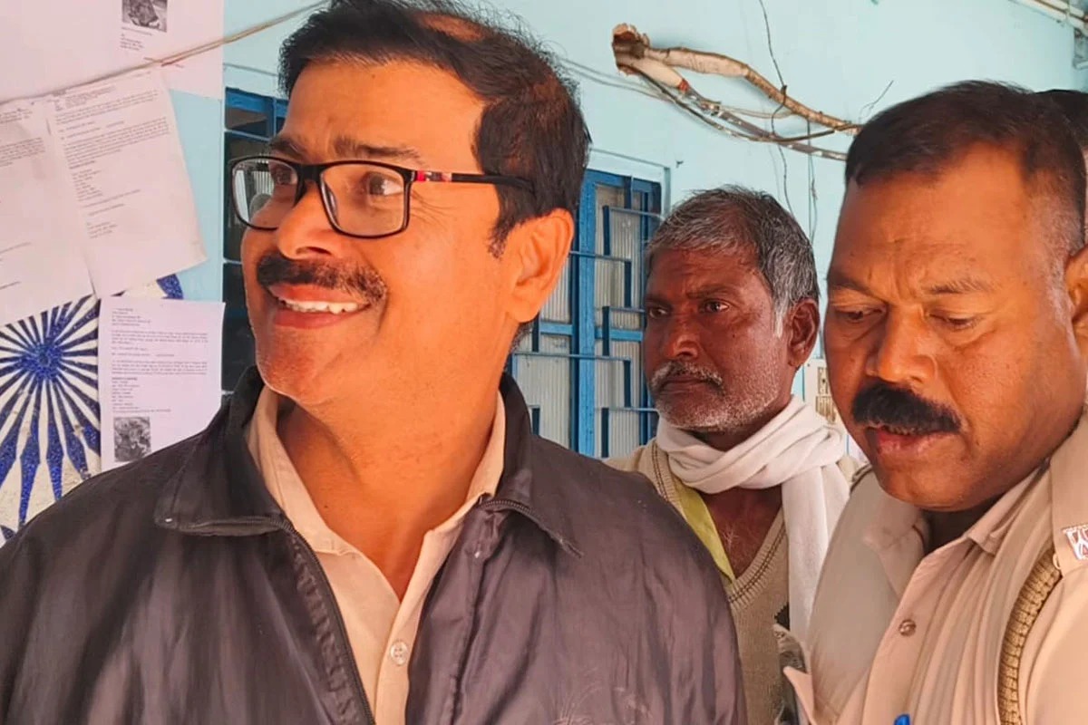 মায়ের চক্ষুদানেই গ্রেফতার , জেল থেকে জামিনে মুক্ত অভিযুক্ত শিক্ষক আমিরচাঁদ