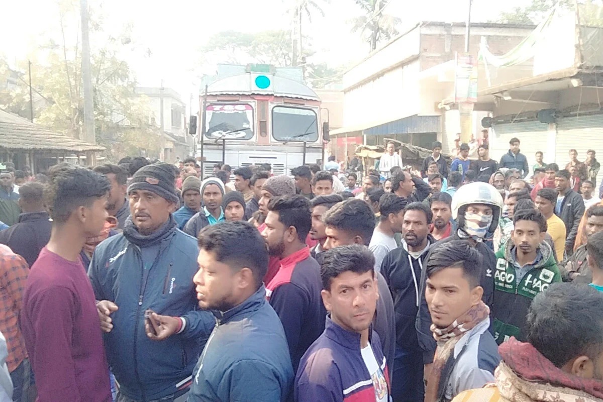 পাওনা টাকা চাইতে গিয়ে খুন , দোষীদের গ্রেফতারের দাবিতে উত্তপ্ত শাসন