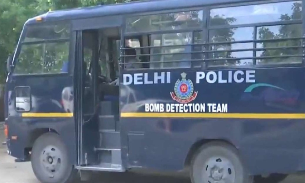সোমের পর শুক্রে, দিল্লির একাধিক স্কুলে বোমাতঙ্ক