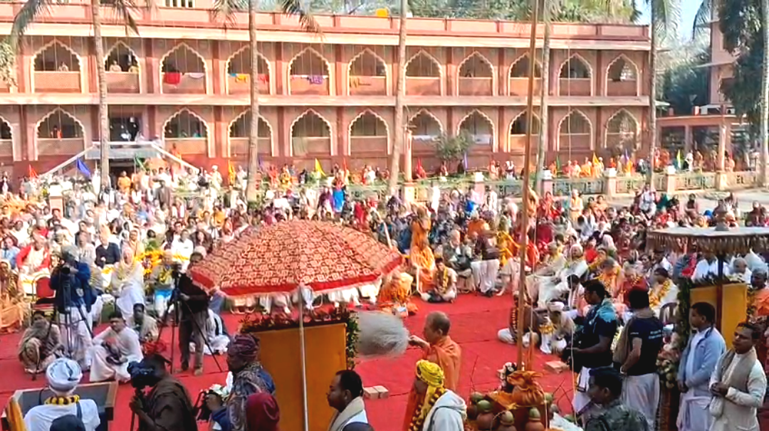 শ্রীচৈতন্য মহাপ্রভুর আবির্ভাব তিথি ,  উৎসবের আবহে মুখরিত মায়াপুর ইসকন