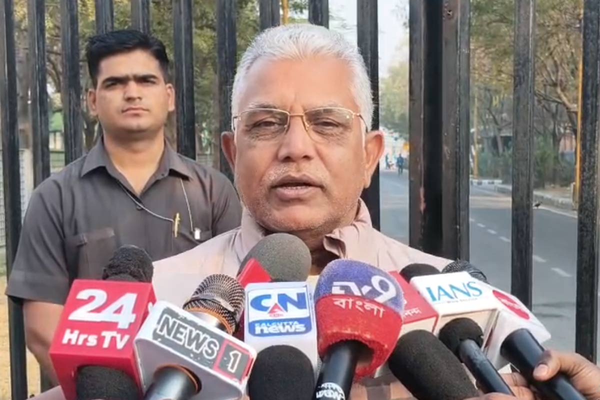 ছেলের বেকার ভাতার লাইনে বাবা দাঁড়াচ্ছে এটাই মুখ্যমন্ত্রীর উপহার , যুবসাথী  নিয়ে কটাক্ষ দিলীপের