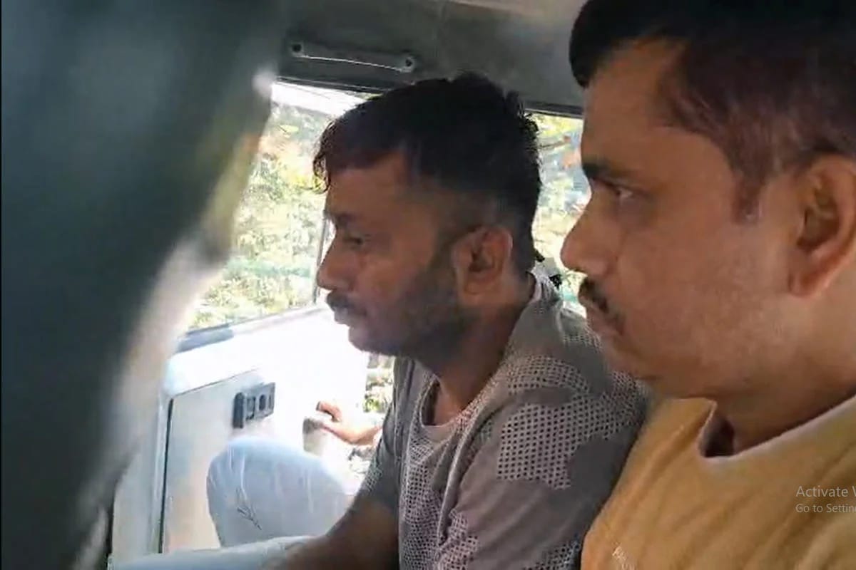 ভিসার প্রলোভন দেখিয়ে অপহরণের অভিযোগ , পুলিশের জালে ২ বাংলাদেশি নাগরিক