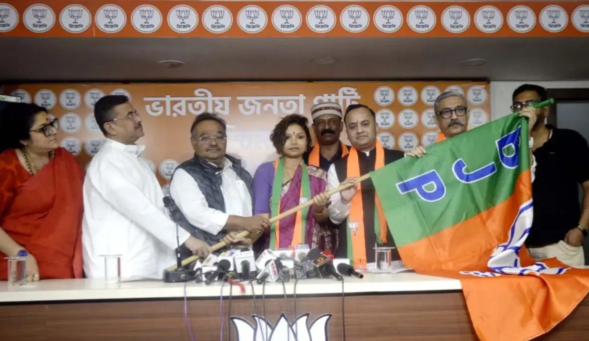 ২৬-র নির্বাচনের আগে চমক, বিজেপিতে যোগদান বাম আমলের মন্ত্রীর কন্যা