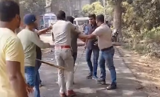 রাস্তা নির্মাণে দুর্নীতির অভিযোগে বিক্ষোভ দেগঙ্গায়, লাঠিচার্জ পুলিশের