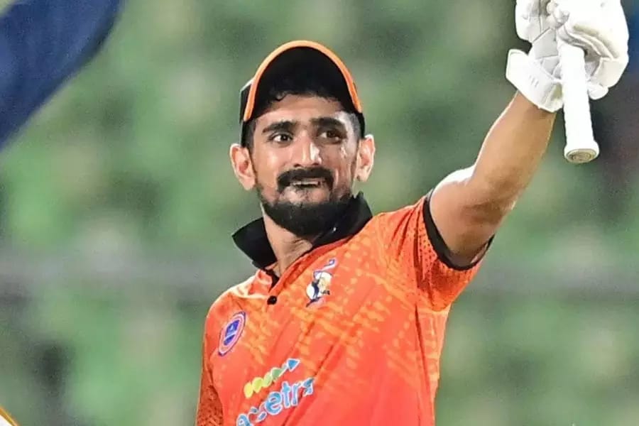 ১২ বলে ১১ ছক্কা , ক্রিকেট ইতিহাসে অবিশ্বাস্য নজির সলমনের