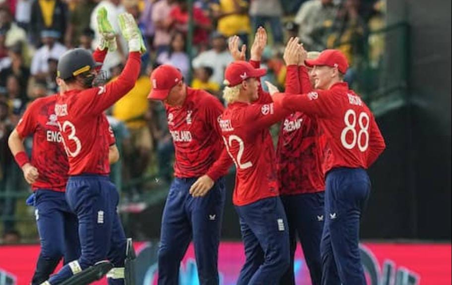 টি টোয়েন্টি বিশ্বকাপ , ব্রিটিশ ঝড়ে উড়ে গেল লঙ্কা শিবির , অসাধারণ বোলিংয়ে জয় ইংল্যান্ডের